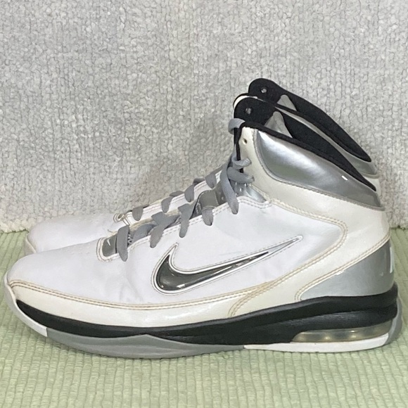 Nike Air Max Hyped INT TB White Silver Leather Sneaker Shoes - Mens 7.5 & W 9 - Picture 2 of 9